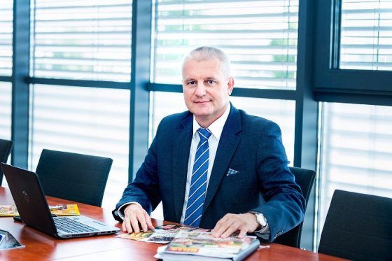 /media/18144/billa_dariusz-bator_01