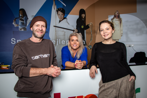 /media/wl4ejkml/knktr-posily-zleva-cameron-blanka-a-mariya