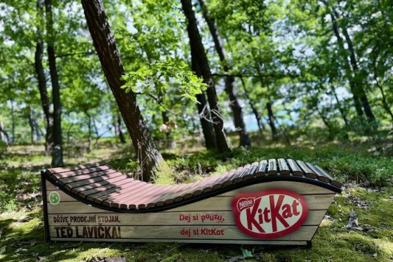 /media/3jraeffv/foto-kitkat-lavicka