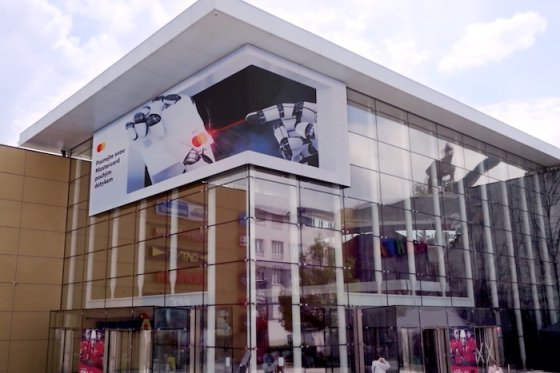 /media/0qufkys1/mastercard_3d_reklama_touch_card