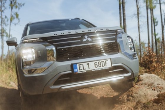 /media/0akbw2pn/mitsubishi_outlander_adventure