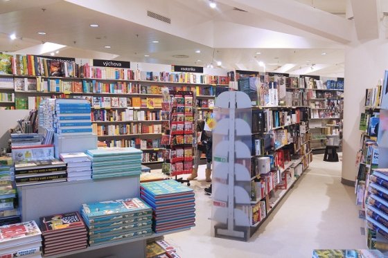 /media/13873/knihy_dobrovský_prodejna_2