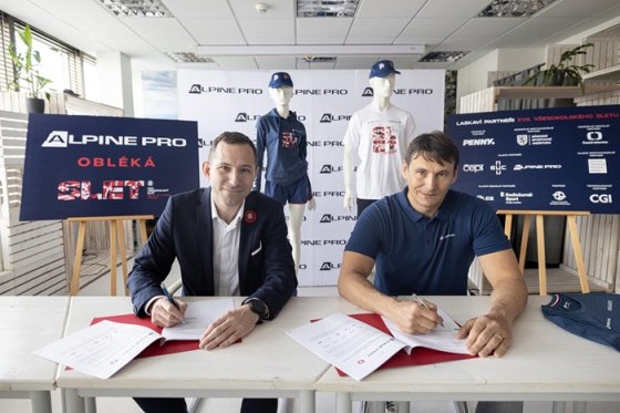 /media/ym4nl2dd/alpine-pro