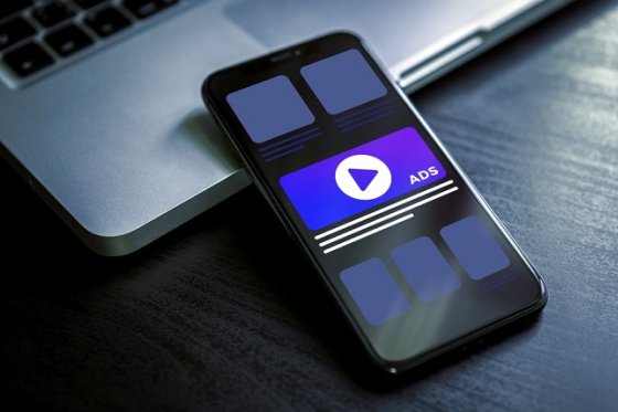 /media/19563/online-reklama_video_shutterstock