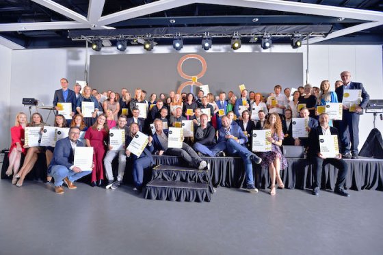 /media/22135/zlatystrednik_hromadna