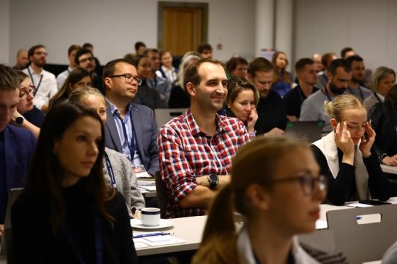 /media/0ksmi3fx/webtop100