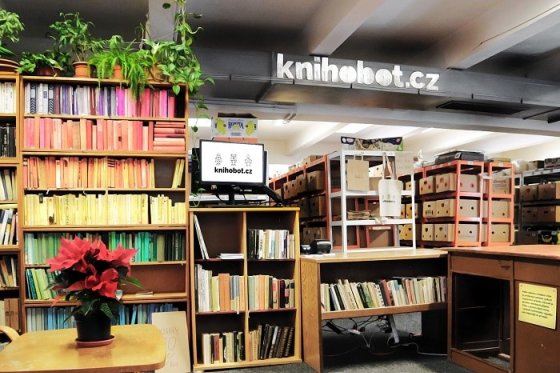 /media/14196/knihobot_prodejna