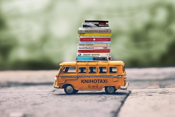 /media/17638/knihobot_knihotaxi_lores