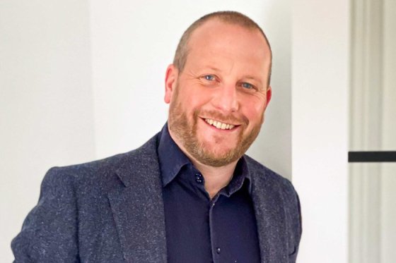 /media/fgjbejwc/jamie-cooke_warner-bros