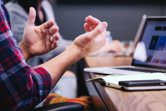 /media/23910/jednani_pc_meeting_unsplash