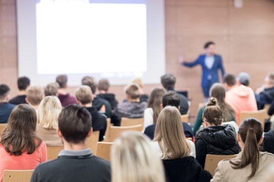 /media/11200/konference_ilustrace-shutterstock