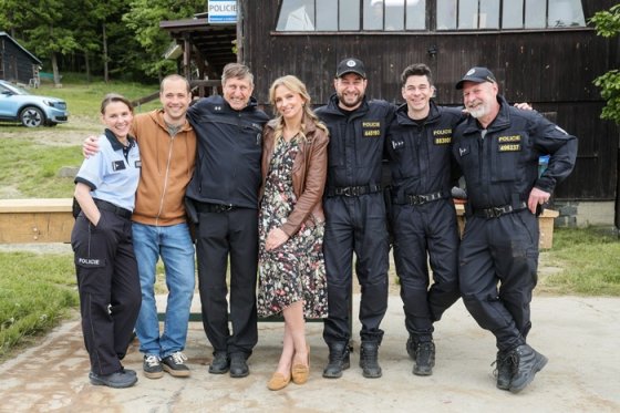 /media/05cl4ypw/pod-hladinou-ii