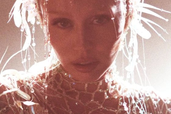 /media/td2dd13y/miley-cyrus_something-beautiful