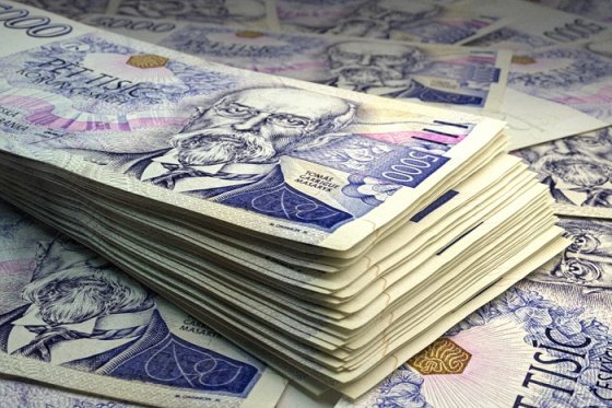 /media/18246/penize-czk_shutterstock