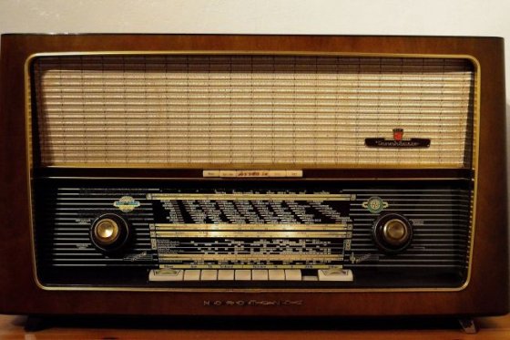 /media/24865/historicke-radio_pixabay