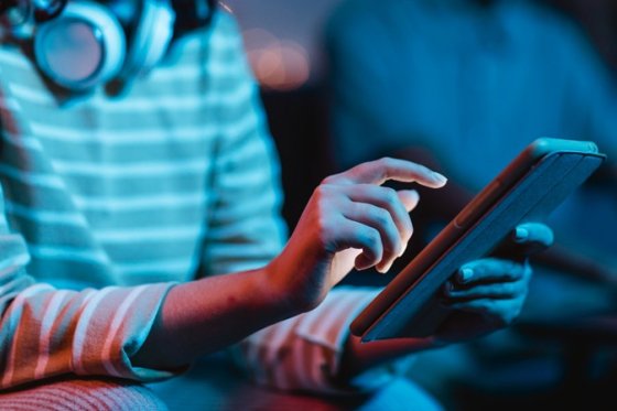 /media/o5tmfvir/online-search_hudba_podcast_poslech_freepik