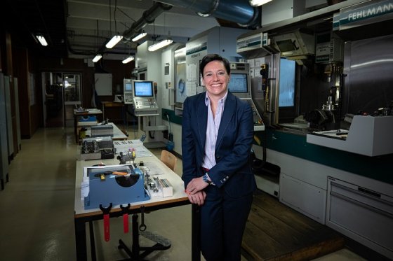 /media/19343/prim_r-č-nyvltova_elton1