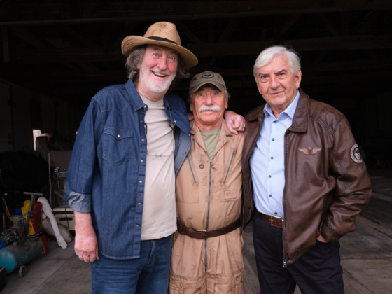 /media/mpahkdsj/muz-i-v-letu-bolek-poli-vka-pavel-zedni-c-ek-miroslav-donutil