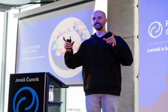 /media/fqcmzyez/genz_jonas-cumrik_blue-events