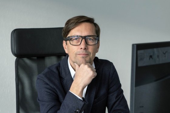 /media/4wehwm0p/jiří-hrabovský-česká-televize_foto_pavla-černá