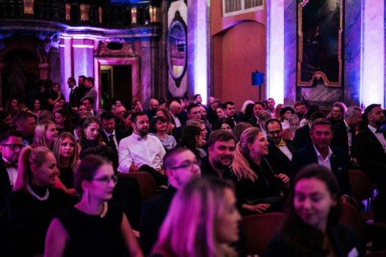 /media/22610/fenix_5