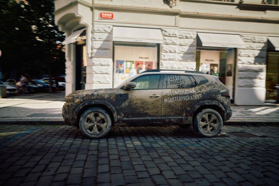 /media/4ofdmjnh/seznam-cz_duster_parizska_02