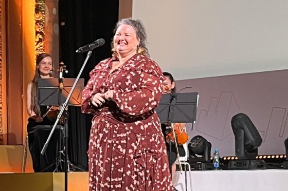 /media/tv0jor2n/effie_3