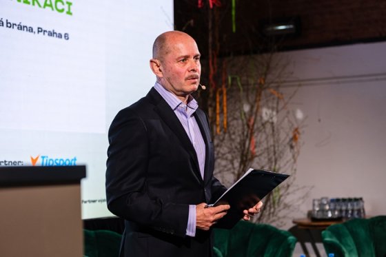 /media/shohbs1n/apra_m-hlavica