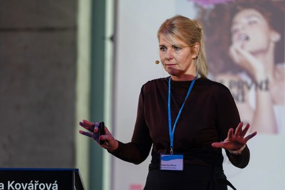 /media/3q3mgu4h/genz_h-kovarova_blue-events