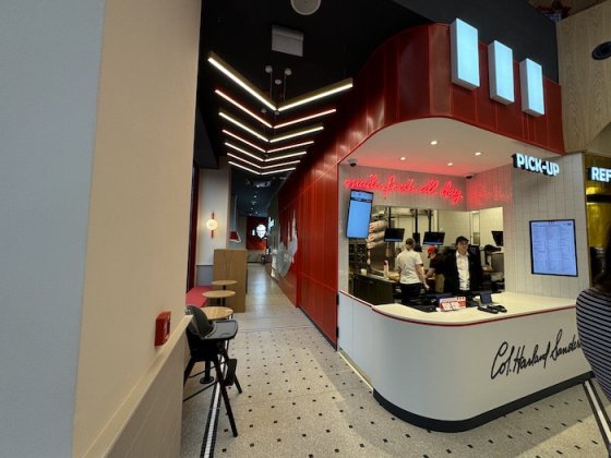 /media/lolfcmqb/kfc_interier4