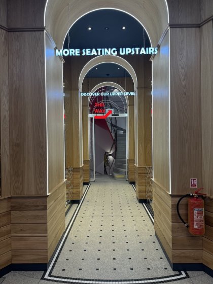 /media/rn3isuj3/kfc_interier3