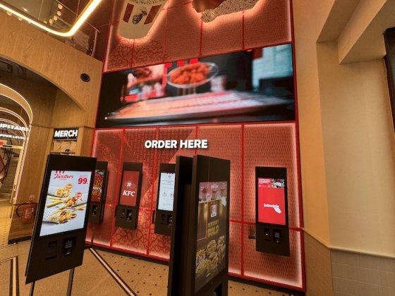 /media/zfhpogrh/kfc_interier2