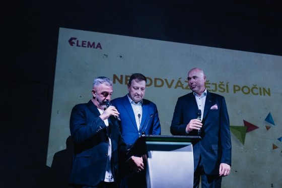 /media/enkfnpyp/flema_teki-shine_5