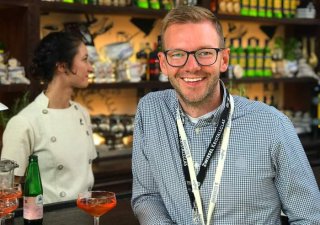 /media/15855/jakub-loos_becherovka