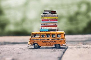/media/17638/knihobot_knihotaxi_lores