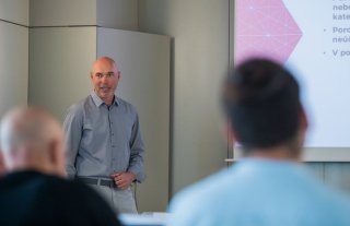 /media/rheauq1z/hynek-cimoradsky_flema23_porota_17