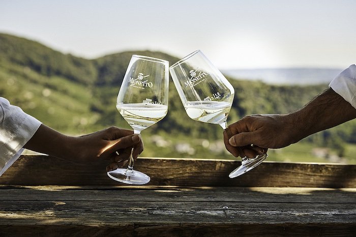 /media/25603/prosecco