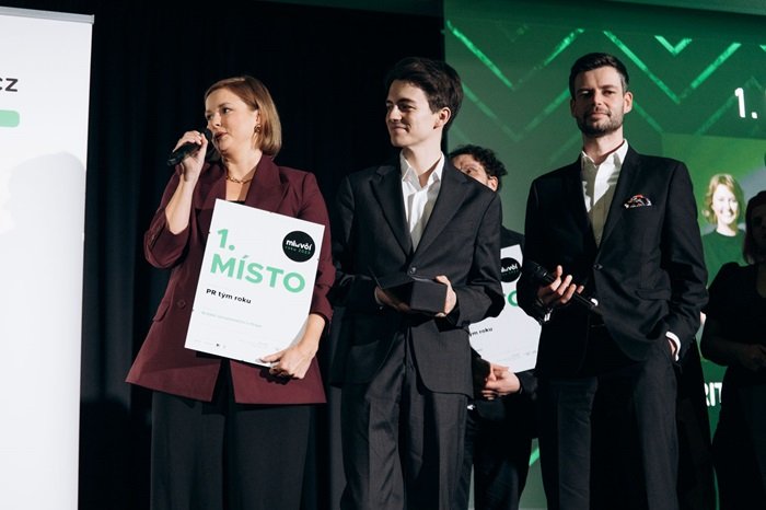 /media/ympp5xsv/pr-tým-roku_britské-velvyslanectví_eva-bouchalová-adam-rektor-polánek-miroslav-ledvinka