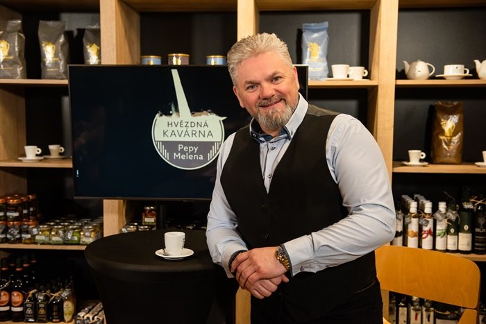 /media/z0hnu5v0/a11_hvezdna_kavarna_pepy_melena-3