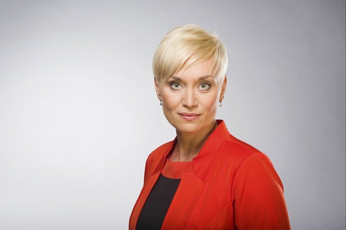 /media/pbyl5o2n/tvare-ceske-televize_gabriela-lefenda-e-iii_krepelka_20140617_50b1962