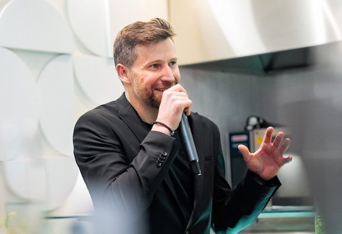 /media/5uxn2yea/majitel-české-franšízy-dean-david-andrej-zajcev