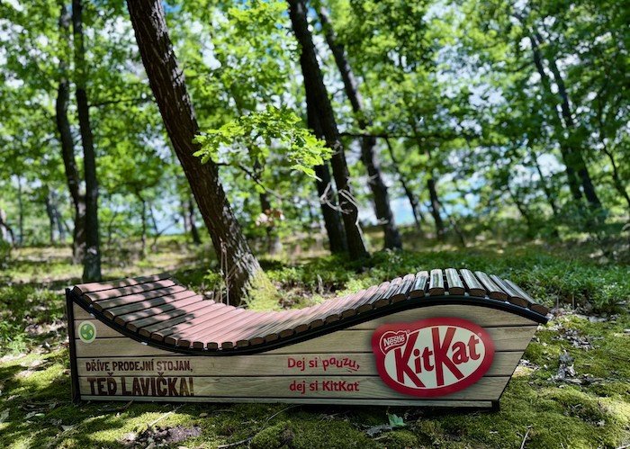 /media/3jraeffv/foto-kitkat-lavicka