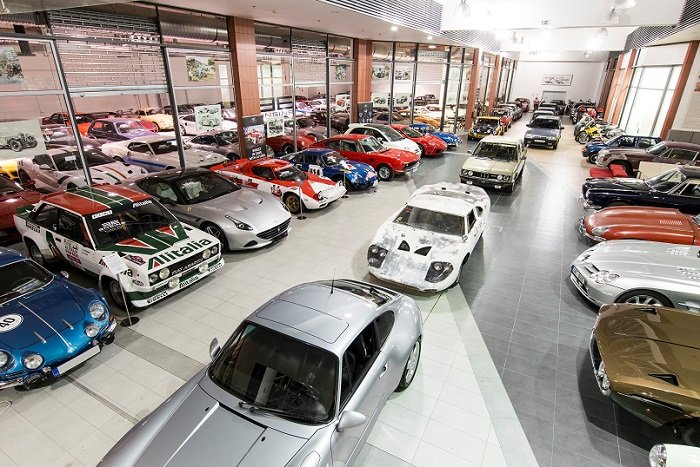 /media/13436/pop_engine-classic-cars-gallery