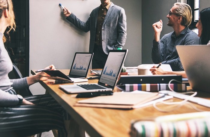 /media/3deholgq/manazeri_freepik