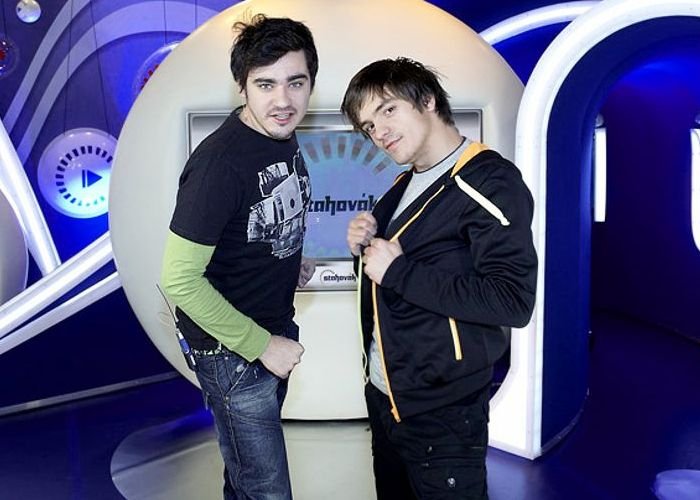 /media/rrsa0ynt/vojtěch-kotek-a-jiří-mádl-stěhovák_tv-nova