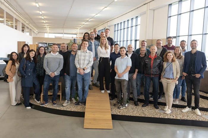 /media/nnrgpcm2/hanscraft-se-spojuje-s-albixon