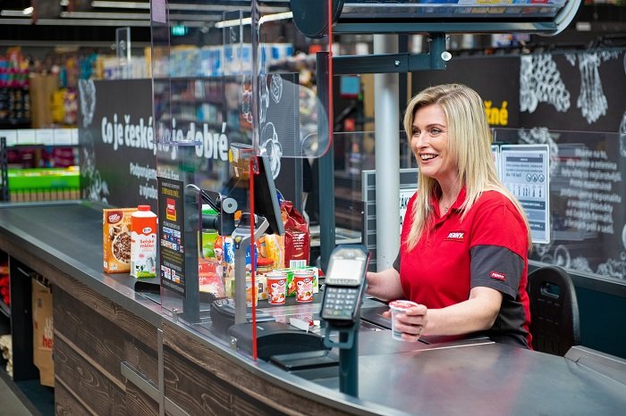 /media/20036/penny_prodavacka_2022