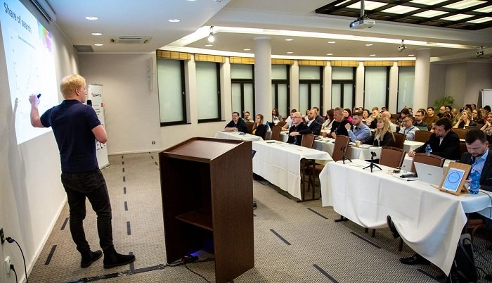 /media/24621/brandstorming-19