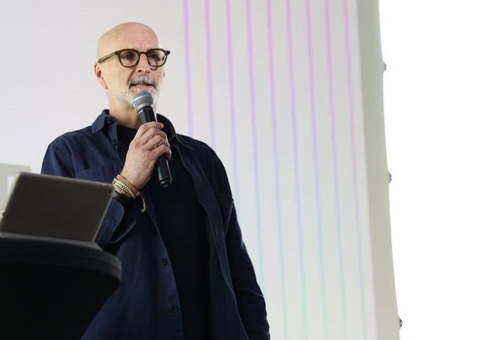 /media/24626/omniconnect_mark-holden_1