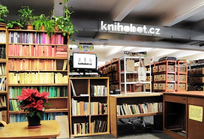 /media/14196/knihobot_prodejna